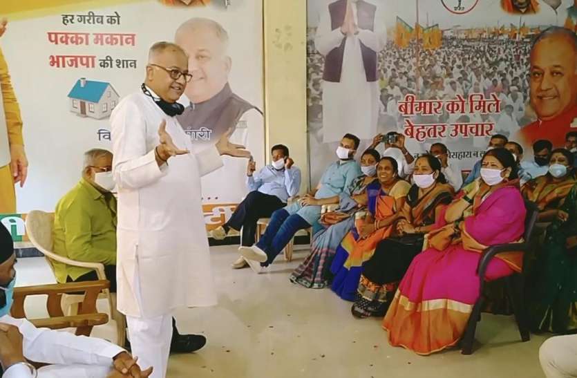 nandkumar singh chauhan statement about kamlnath खंडवा सांसद नंदकुमारसिंह चौहान के बिगड़े बोल...आतंकवादी कमलनाथ का सफाया सिंधिया व साथ आए विधायकों ने किया, फिर से मत पनपने देना