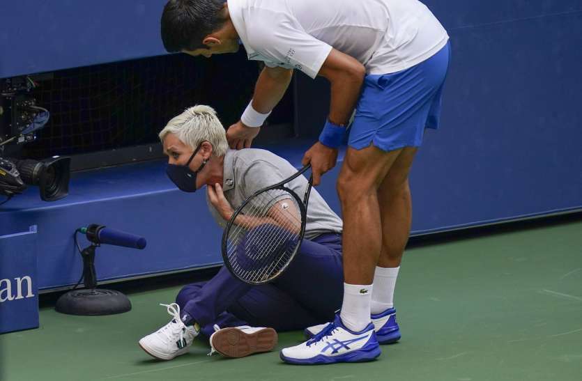 Novak djokovic hit a Judge US OPEN 2020: दुनिया में नंबर एक खिलाड़ी नोवाक जोकोविच टूर्नामेंट से बाहर, महिला लाइन जज पर मारी बॉल