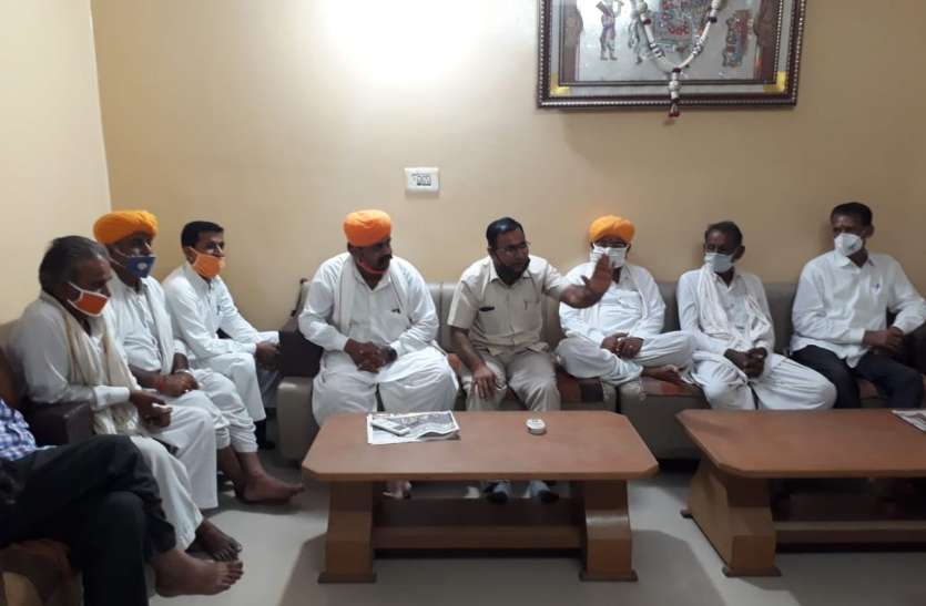 दिनभर बना रहा असमंजस, शाम को रामदेवरा मंदिर खोलने का लिया निर्णय दिनभर बना रहा असमंजस, शाम को रामदेवरा मंदिर खोलने का लिया निर्णय
