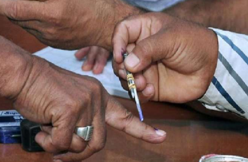 दिसंबर में हो सकते हैं नगरीय निकाय और पंचायत चुनाव, आयोग की तैयारियां पूरी दिसंबर में हो सकते हैं नगरीय निकाय और पंचायत चुनाव, आयोग की तैयारियां पूरी