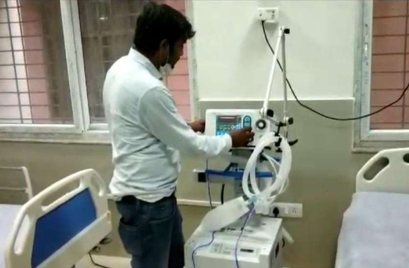 Ventilator पीएम केयर फंड से यूपी में लगाए जाएंगे 1700 वेंटिलेटर