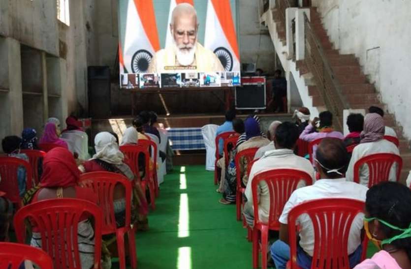 949 street vendors will be able to resume their employment 949 पथ विक्रेता फिर से शुरू कर सकेंगे अपना रोजगार