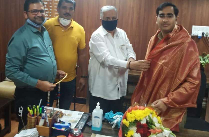 व्यक्तित्व विकास में परस्पर सहयोग व प्रेम जरूरी-मीणा व्यक्तित्व विकास में परस्पर सहयोग व प्रेम जरूरी-मीणा