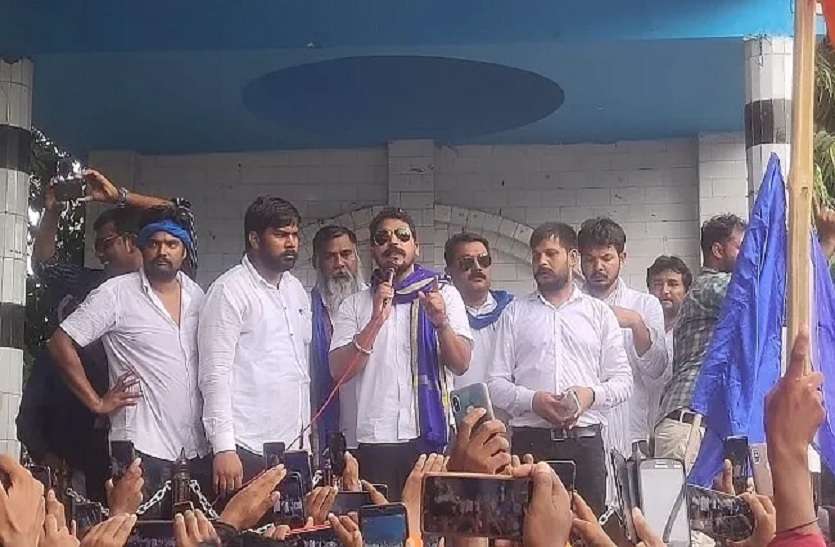 बिहार में दलितों की आत्महत्या के लिए मुख्यमंत्री नीतीश कुमार जिम्मेदार - आजाद बिहार में दलितों की आत्महत्या के लिए मुख्यमंत्री नीतीश कुमार जिम्मेदार - आजाद