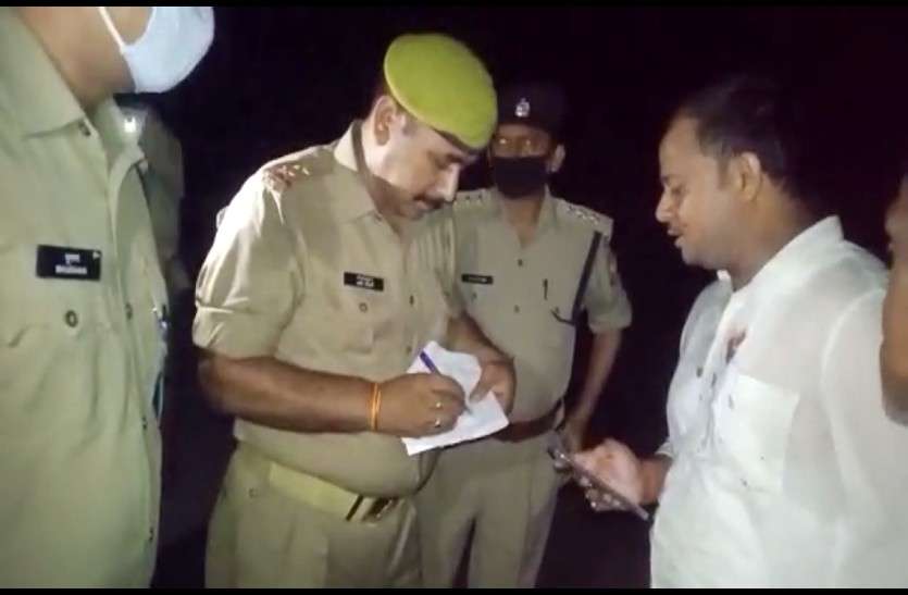 Bhadohi Loot भदोही में सर्राफा व्यवसायी से एक लाख रुपये और चार किलो चांदी लूटी