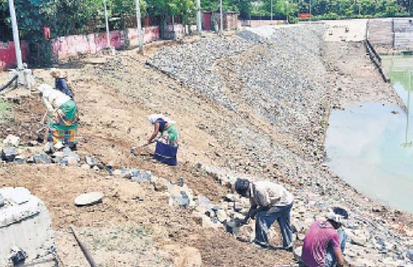 मूर्ति विसर्जन को कुंड का जीर्णोद्धार