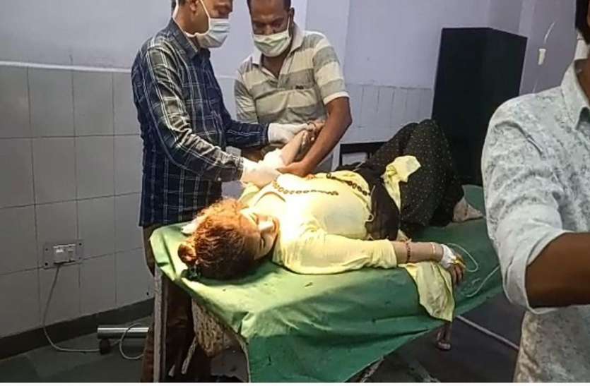 rampur.jpg प्रेम विवाह कर आशीर्वाद लेने पहुंचा सिपाही, ससुर ने बेटी और दमाद दोनों काे मार दी गाेली