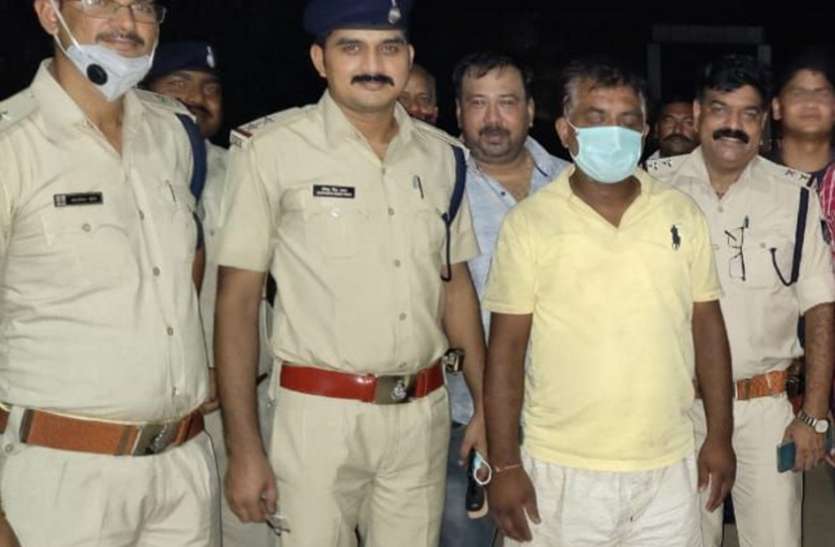 बाजरा के खेत में बंधा पड़ा मिला अपहृत रेस्तरां संचालक बाजरा के खेत में बंधा पड़ा मिला अपहृत रेस्तरां संचालक
