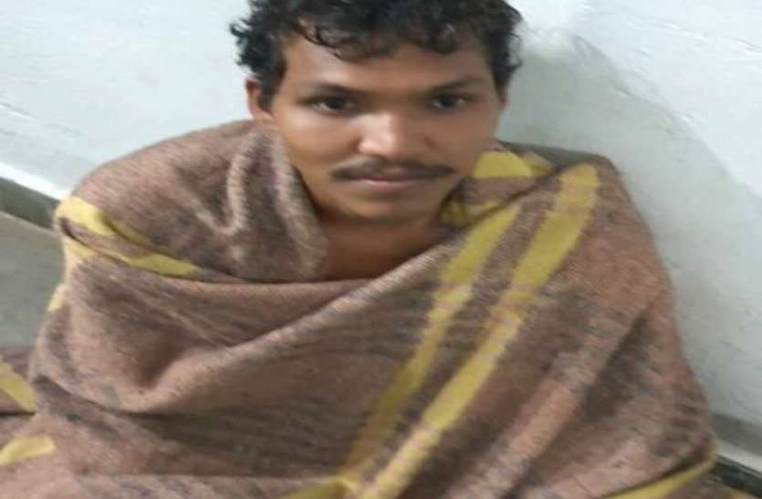 लव मैरिज करके लाया था दूसरी पत्नी, आधी रात हुआ कुछ ऐसा कि उसे भी हंसिया से काटकर उतार दिया मौत के घाट लव मैरिज करके लाया था दूसरी पत्नी, आधी रात हुआ कुछ ऐसा कि उसे भी हंसिया से काटकर उतार दिया मौत के घाट