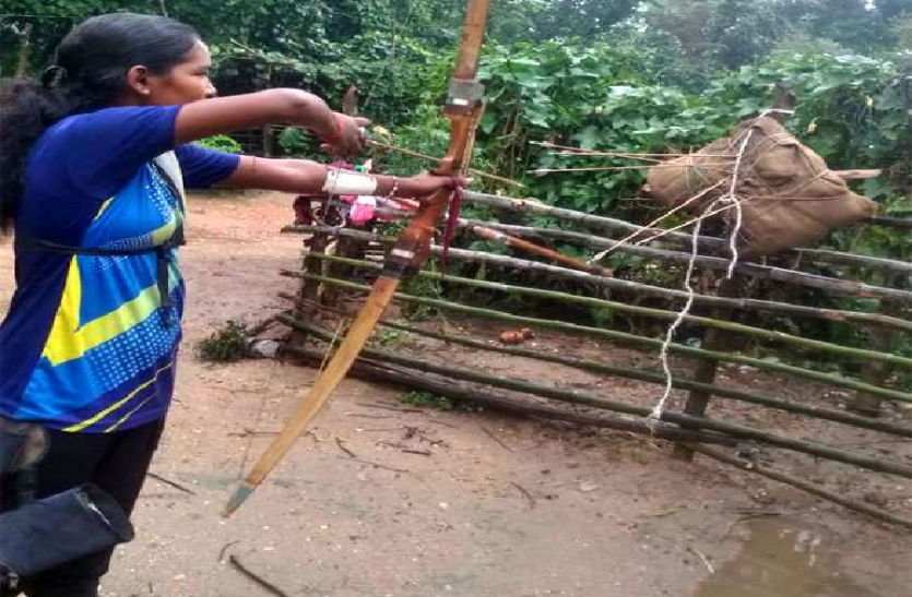 आपदा को बनाया अवसर, जुगाड़ लगाकर अभ्यास कर रहे तीरंदाज, खेत-खलिहान बने प्रैक्टिस सेंटर, पढ़ें प्रेरक वाक्या आपदा को बनाया अवसर, जुगाड़ लगाकर अभ्यास कर रहे तीरंदाज, खेत-खलिहान बने प्रैक्टिस सेंटर, पढ़ें प्रेरक वाक्या