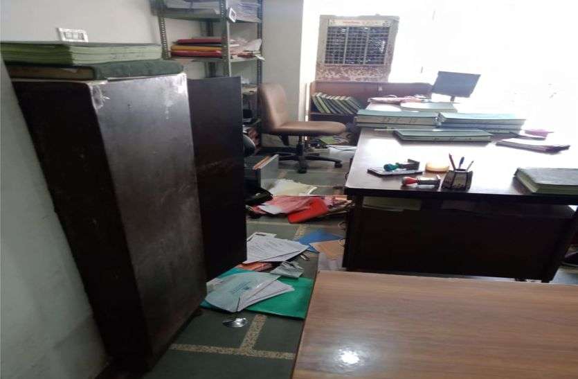 भांकरोटा सहकारी समिति में चोरों का धावा भांकरोटा सहकारी समिति में चोरों का धावा