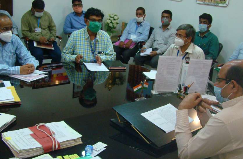 रिफाइनरी के 5 किमी परिधि में बनेगा अस्पताल, निर्माण कंपनी देगी प्रस्ताव रिफाइनरी के 5 किमी परिधि में बनेगा अस्पताल, निर्माण कंपनी देगी प्रस्ताव