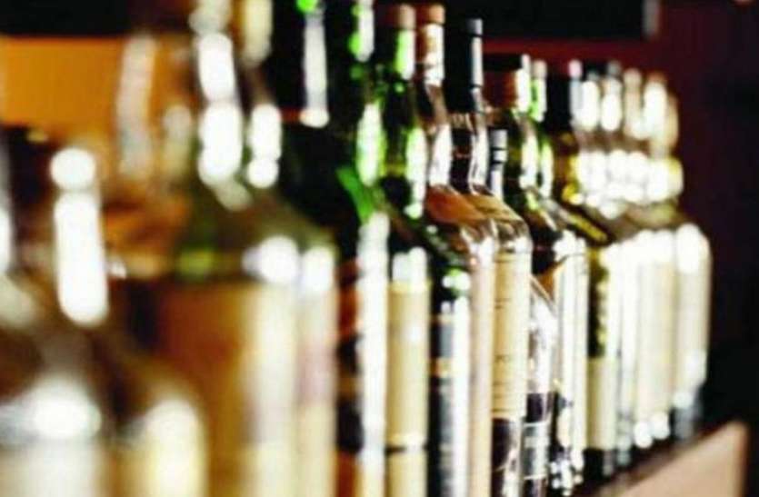 liquor.jpg बुलंदशहर: रातभर मुनादी कराती रही पुलिस, शराब का सुराग बताने वाले को पांच हजार का ईनाम