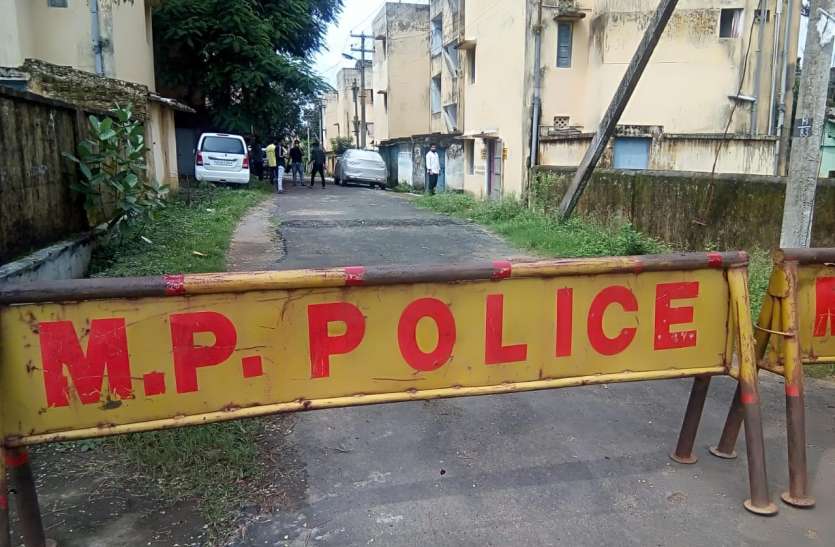 Police and Panchayat do not have resources to build a contention zone, कंटेमेंट जोन बनाने पुलिस और पंचायत के पास नहीं संसाधन, होम आइसोलेट मरीजों के घर नहीं लग रहा बेरिकेट