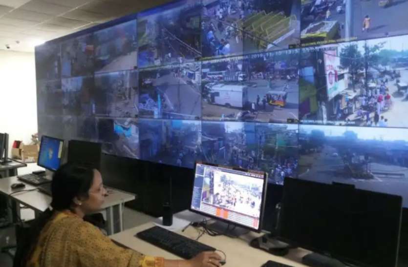 hightech camera.jpg जबलपुर में आठ स्थानों पर लगे हाईटेक कैमरे की कनेक्टिविटी में बजट का रोड़ा