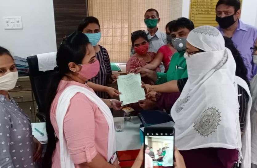 मुखर हुए लोग, दर्ज कराई आपत्तियां मुखर हुए लोग, दर्ज कराई आपत्तियां