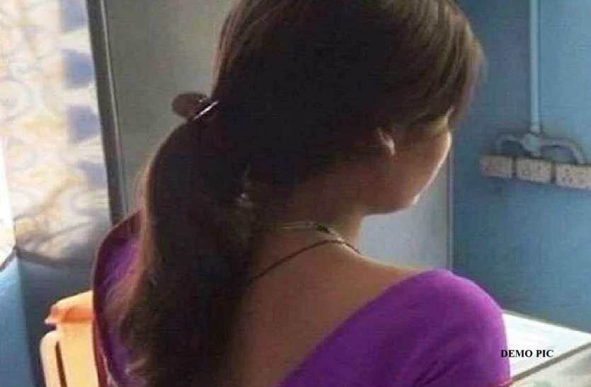 बच्चा पैदा कराने के लिए रिटायर्ड लेक्चरर उसकी बीवी से करता था अश्लील क्रियाएं, जब नहीं हुई औलाद तो एक रात... बच्चा पैदा कराने के लिए रिटायर्ड लेक्चरर उसकी बीवी से करता था अश्लील क्रियाएं, जब नहीं हुई औलाद तो एक रात...