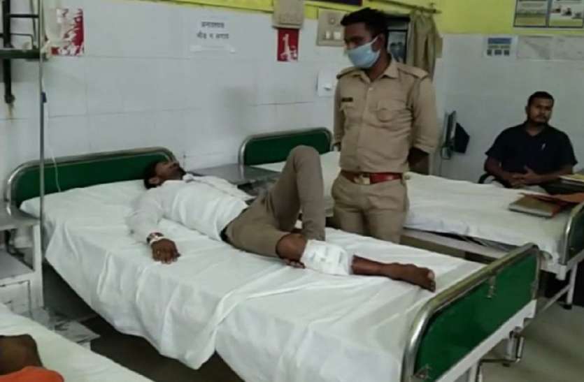 दलित किशोरी से गैंगरेप का मामला, पुलिस ने मुठभेड़ में मुख्य आरोपी को किया गिरफ्तार दलित किशोरी से गैंगरेप का मामला, पुलिस ने मुठभेड़ में मुख्य आरोपी को किया गिरफ्तार