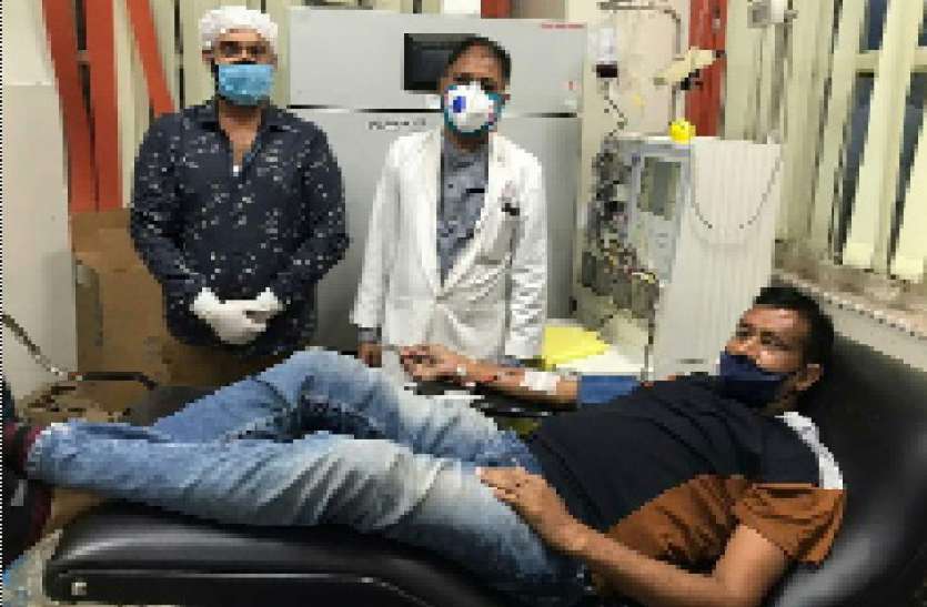 लायंस क्लब की पहल पर किया प्लाजमा डोनेट लायंस क्लब की पहल पर किया प्लाजमा डोनेट