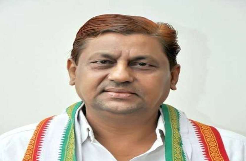फर्जी नक्सली मुठभेड़ में MP पुलिस ने छत्तीसगढ़ के युवक को मारी गोली, गुस्से में आदिवासी समाज, वन मंत्री ने लिखा CM शिवराज को पत्र फर्जी नक्सली मुठभेड़ में MP पुलिस ने छत्तीसगढ़ के युवक को मारी गोली, गुस्से में आदिवासी समाज, वन मंत्री ने लिखा CM शिवराज को पत्र