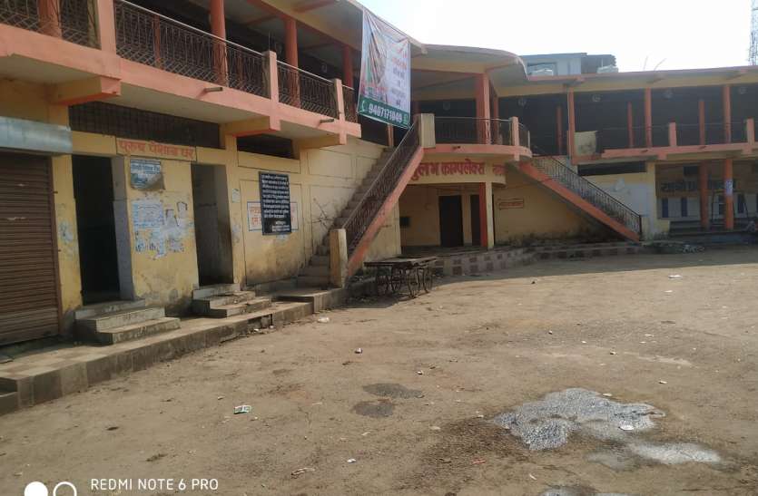 Shopping Complex One, Contender Two शॉपिंग कॉम्प्लेक्स एक, दावेदार दो