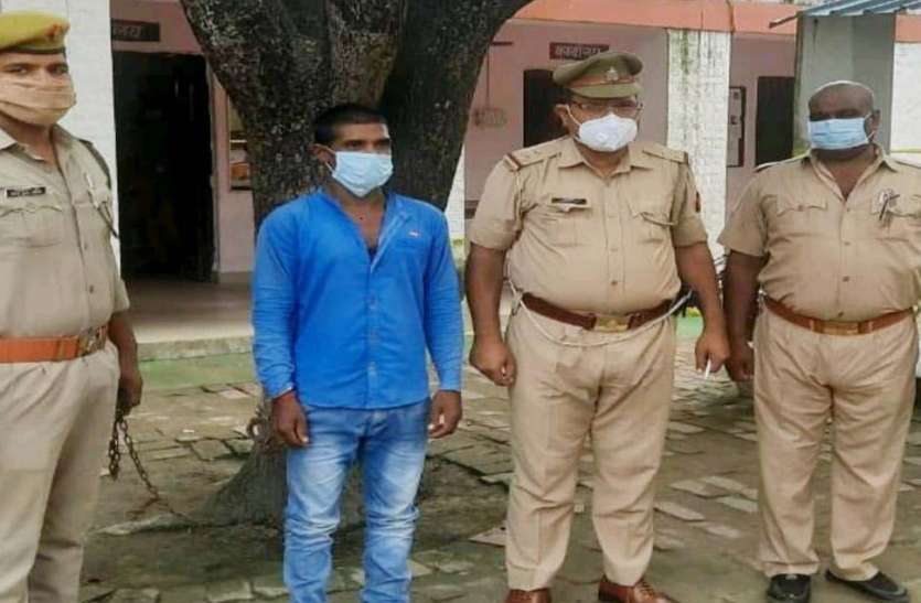 azamgarh craim गन्ने के खेत में बड़े पैमाने पर बनाई जा रही थी अवैध शराब, पुलिस भी देखकर हैरान