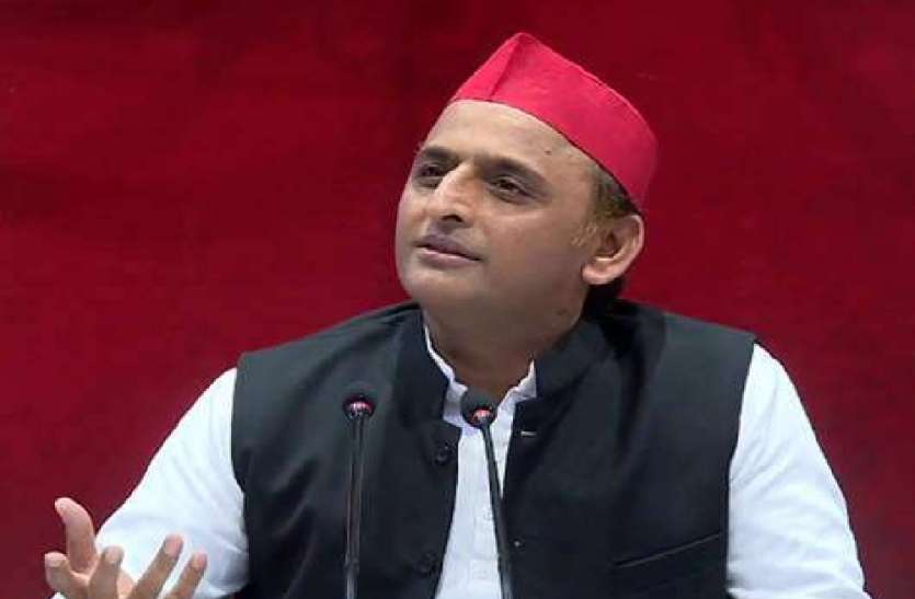 चुनाव से पहले ही इस जिले में शुरू हुई टिकट के लिए जोर आजमाइश, समाजवादी पार्टी के लिए बड़ा संकट चुनाव से पहले ही इस जिले में शुरू हुई टिकट के लिए जोर आजमाइश, समाजवादी पार्टी के लिए बड़ा संकट