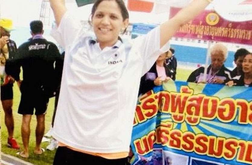एथलीट चन्द्रकला चौधरी ने जीवन की कठिनाइयों से संघर्ष कर अंतरराष्ट्रीय स्तर पर पाया मुकाम एथलीट चन्द्रकला चौधरी ने जीवन की कठिनाइयों से संघर्ष कर अंतरराष्ट्रीय स्तर पर पाया मुकाम