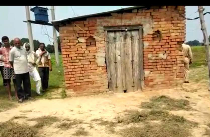 रायबरेली में घरेलू विवाद में कलयुगी बेटे ने पिता को धारदार हथियार से मौत के घाट उतारा। हत्यारा बेटा मौके से फरार रायबरेली में घरेलू विवाद में कलयुगी बेटे ने पिता को धारदार हथियार से मौत के घाट उतारा। हत्यारा बेटा मौके से फरार