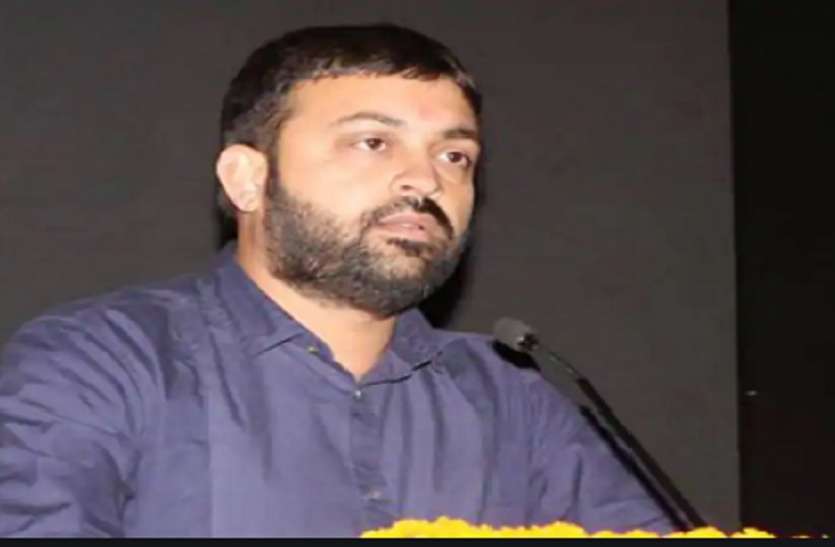 Ahmedabad News : गुजरात के एक और मंत्री कोरोना पॉजिटिव, अब रादडिया कोरोना ग्रस्त Ahmedabad News : गुजरात के एक और मंत्री कोरोना पॉजिटिव, अब रादडिया कोरोना ग्रस्त