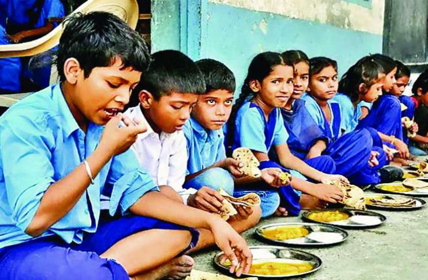 कोरोना: स्कूली बच्चों को मध्याह्न भोजन देने में छत्तीसगढ़ देश में अव्वल कोरोना: स्कूली बच्चों को मध्याह्न भोजन देने में छत्तीसगढ़ देश में अव्वल