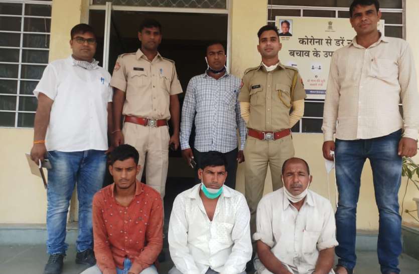 मिलावटी डीजल बेचने वाले तीन जने गिरफ्तार मिलावटी डीजल बेचने वाले तीन जने गिरफ्तार