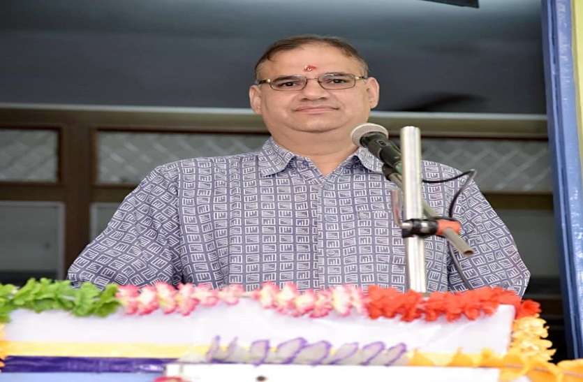 आरयू लॉ सैकेंड ईयर की परीक्षा करवाना गलत आरयू लॉ सैकेंड ईयर की परीक्षा करवाना गलत