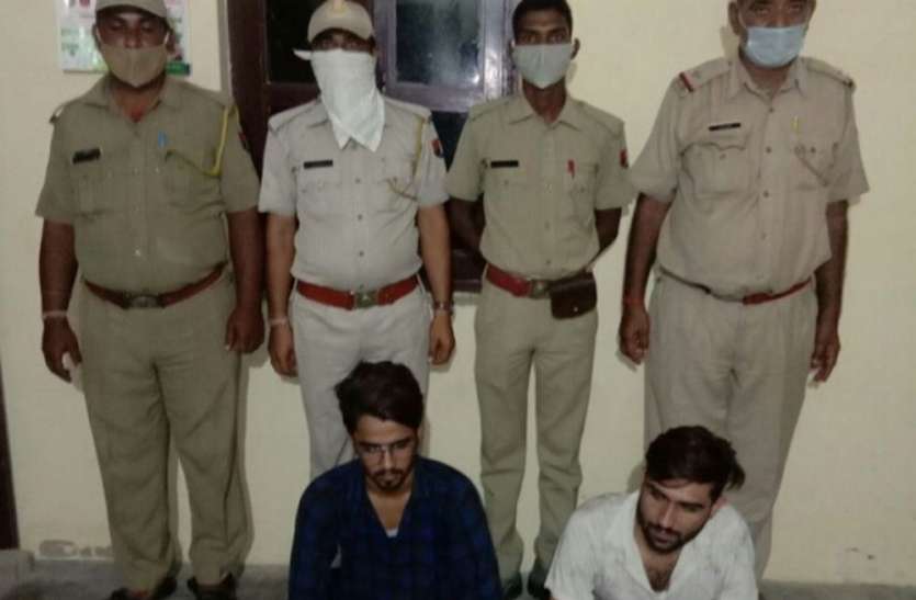 कैफे में पाइप से की थी हत्या, शव फेंक कार से भागे थे हत्यारे कैफे में पाइप से की थी हत्या, शव फेंक कार से भागे थे हत्यारे