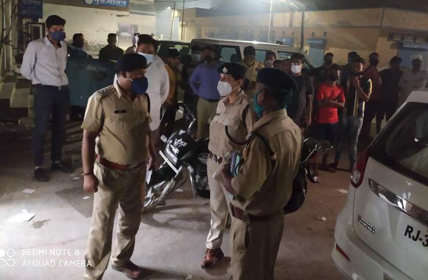 rs 1.5 crore looted from bank in sangaria hanumangarh हनुमानगढ़: बैंक कर्मियों को बंधक बनाकर करीब डेढ़ करोड़ रुपए की लूट