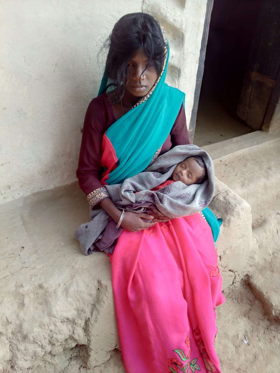 पंडो परिवार के 1 माह के बच्चे की मौत के बाद उड़ी ये अफवाह, एसडीएम-सीएमएचओ दौड़ते पहुंचे गांव