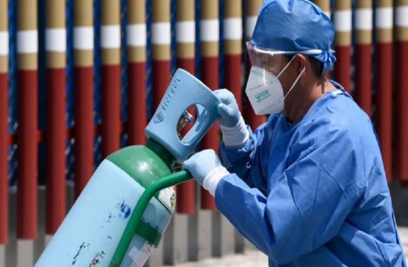oxygen 50 फीसदी घटी मेडिकल ऑक्सीजन की मांग
