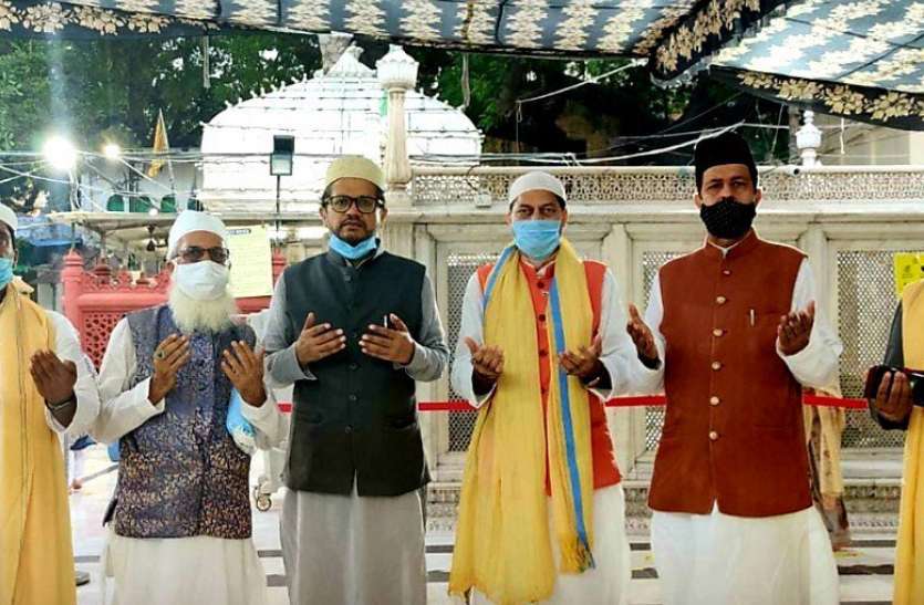 photo6275832683254885049.jpg मोदी के जन्मदिन पर मुस्लिमों ने इस तरह की दुआ, हर तरफ हो रही तारीफ
