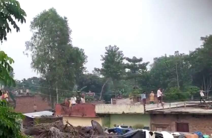 screenshot_20200916_162625.jpg बिजनौर : खेल-खेल में बच्चों के बीच हुए विवाद के बाद पथराव, कई घायल