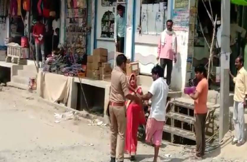 मामूली बात पर सिपाही का फूटा दिव्यांग पर गुस्सा, लात घूंसों से की पिटाई मामूली बात पर सिपाही का फूटा दिव्यांग पर गुस्सा, लात घूंसों से की पिटाई