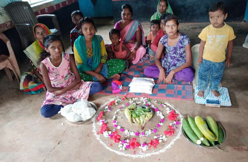 Nutrition Month: Communicating with each village, giving messages for vegetable production पोषण माह: गांव-गांव संपर्क कर सब्जी उत्पादन का दे रहे संदेश