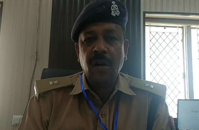 दो पक्षों में हुए विवाद में आधा दर्जन घायल, अराजक तत्वों ने किया ये काम, तो पुलिस महकमे में मचा हड़कंप दो पक्षों में हुए विवाद में आधा दर्जन घायल, अराजक तत्वों ने किया ये काम, तो पुलिस महकमे में मचा हड़कंप
