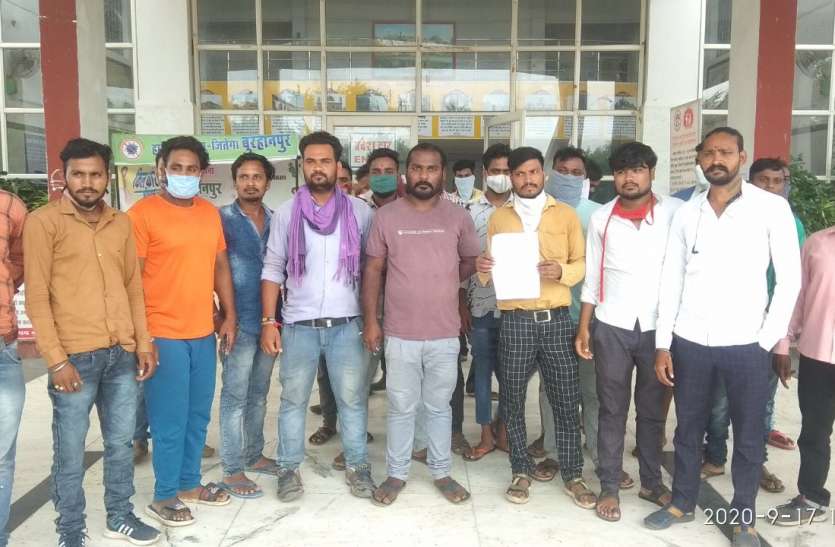 drivers protest protest - चालकों को नहीं मिला वेतन, थम गए कचरा वाहनों के पहिए, शहर में फैल रही गंदगी
