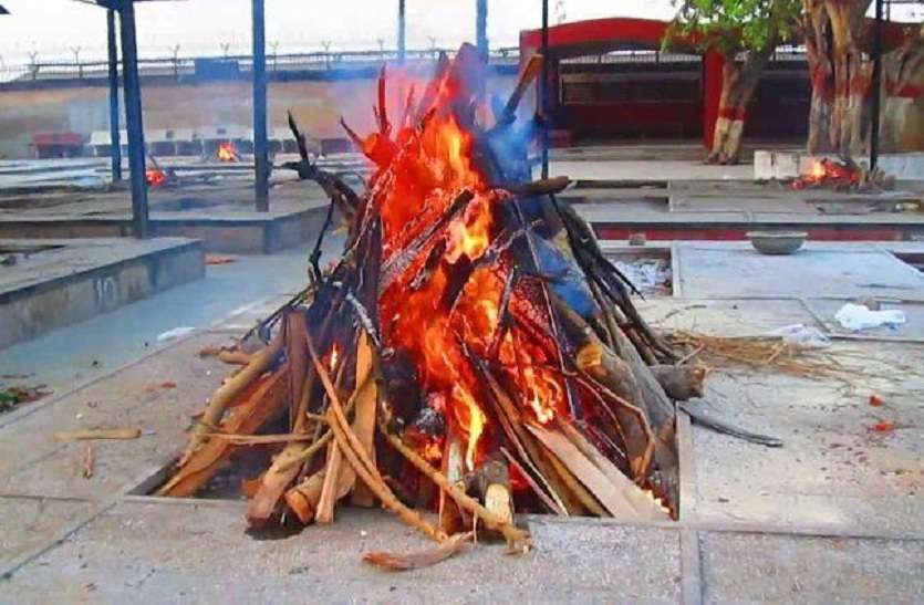 कोरोना ने इस गांव में युवाओं के सामने खड़ी कर दी विवाह की समस्या कोरोना ने इस गांव में युवाओं के सामने खड़ी कर दी विवाह की समस्या