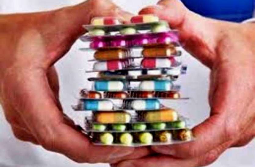 UP Top Ten News: विटामिन सी के बाद राजधानी में बढ़ी इस दवा की मांग, कोरोना से बचाव के लिए खरीद रहे लोग UP Top Ten News: विटामिन सी के बाद राजधानी में बढ़ी इस दवा की मांग, कोरोना से बचाव के लिए खरीद रहे लोग