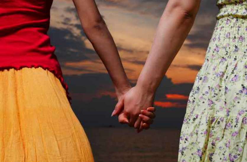 यूपी में समलैंगिक विवाह, घर से भाेंजी को लेकर भागी मौसी, गाजियाबाद में मिली लोकेशन यूपी में समलैंगिक विवाह, घर से भांजी को लेकर भागी मौसी, गाजियाबाद में मिली लोकेशन
