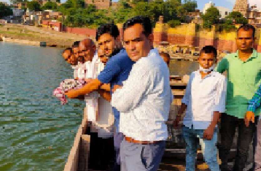कोरोना काल में चर्मण्यवती बनी मोक्षदायिनी कोरोना काल में चर्मण्यवती बनी मोक्षदायिनी