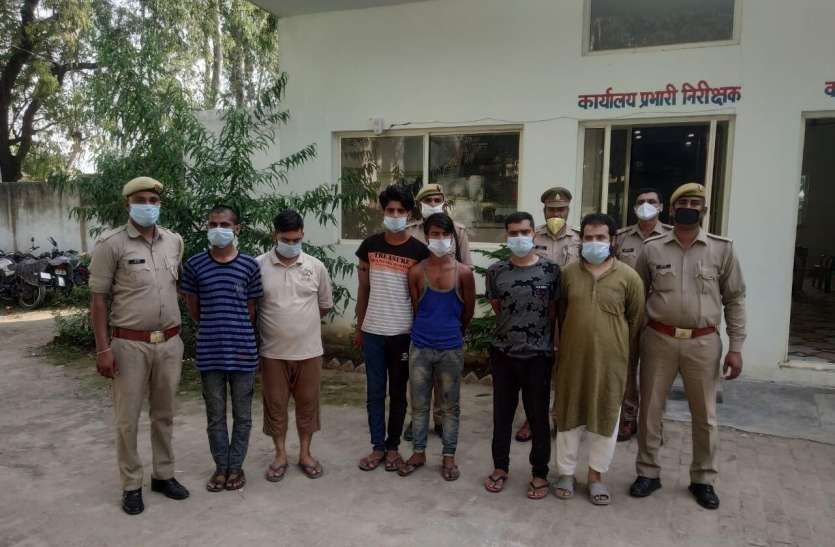 photo6282656076323203564.jpg सपा नेता के प्लॉट में हो रही थी गोकशी, 6 गिरफ़्तार, भारी मात्रा में मीट बरामद
