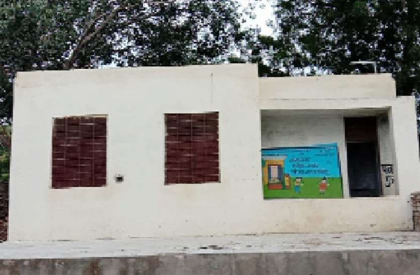 भवन बनकर तैयार, फिर भी निजी भवन में चल रहा भवन बनकर तैयार, फिर भी निजी भवन में चल रहा