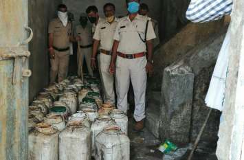 यहां के शराब माफियाओं ने लगता है शहर में भी जंगलराज समझ लिया है? यहां के शराब माफियाओं ने लगता है शहर में भी जंगलराज समझ लिया है?
